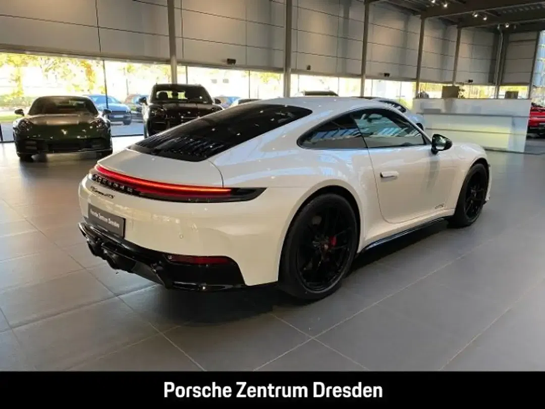 Porsche 992 - Thumbnail 9