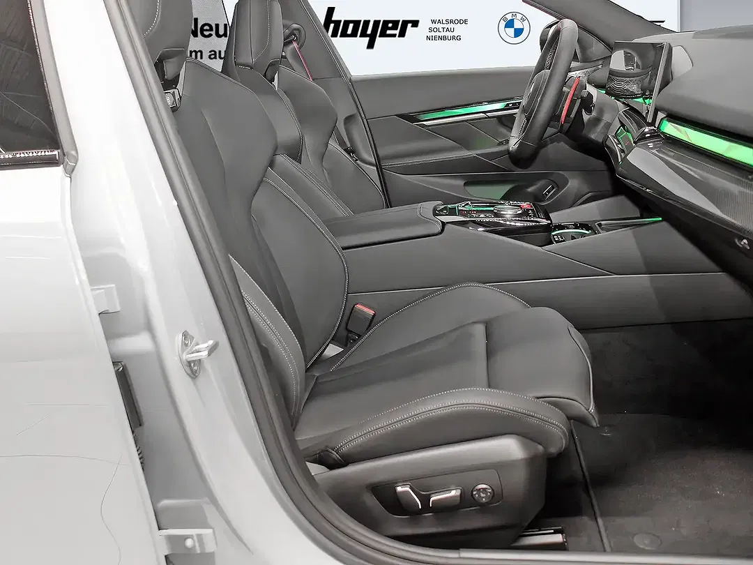 BMW M5 - Thumbnail 6