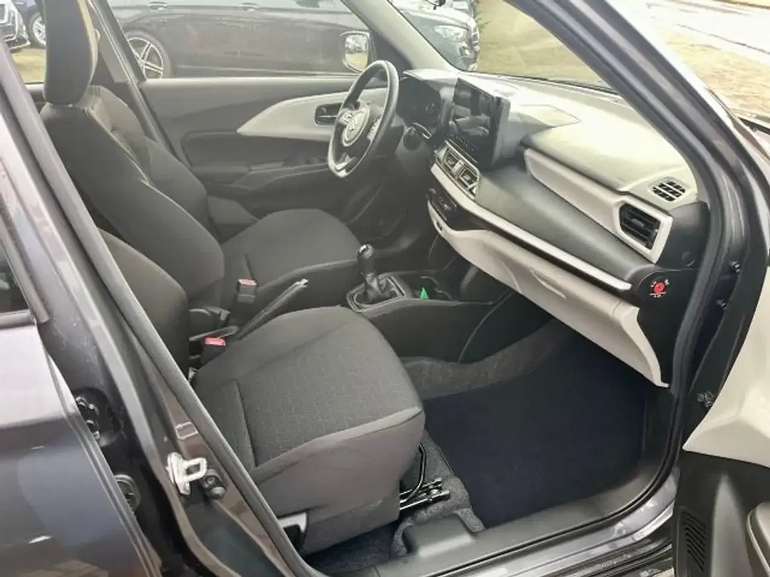 Suzuki Swift - Thumbnail 13