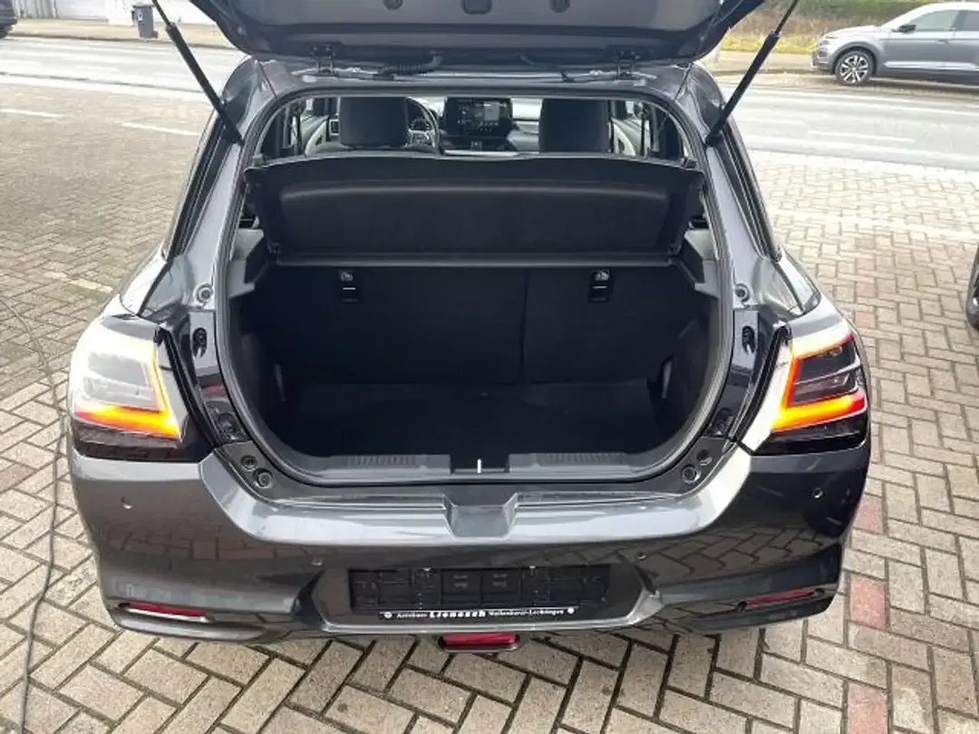 Suzuki Swift - Thumbnail 4