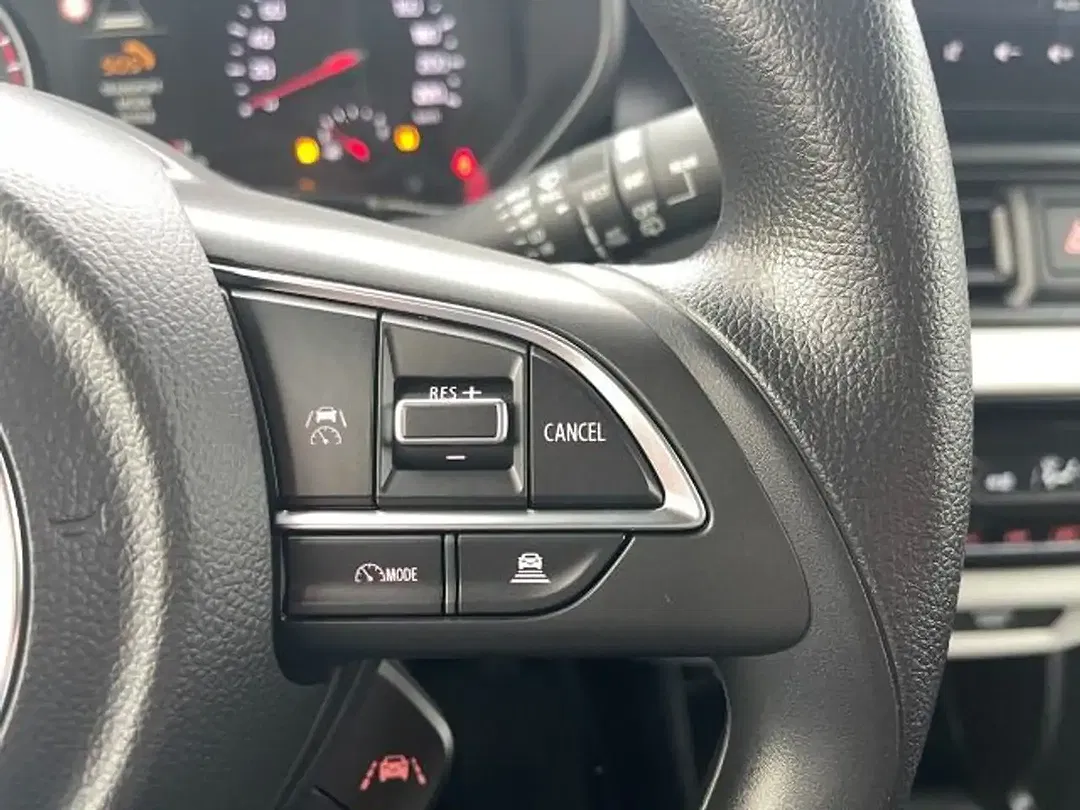 Suzuki Swift - Thumbnail 5