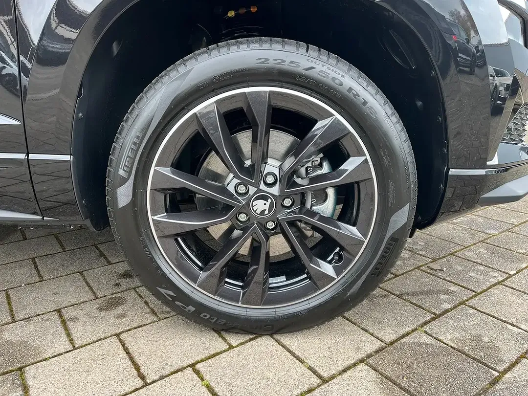 Skoda Karoq - Thumbnail 6