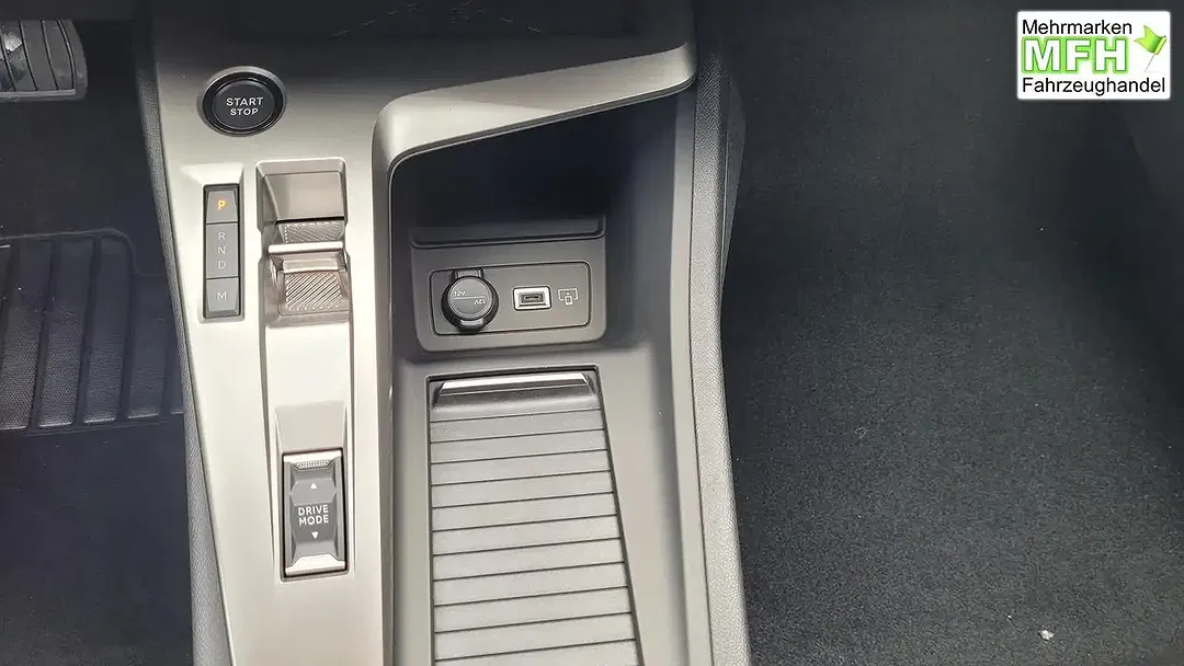 Peugeot 308 - Thumbnail 11