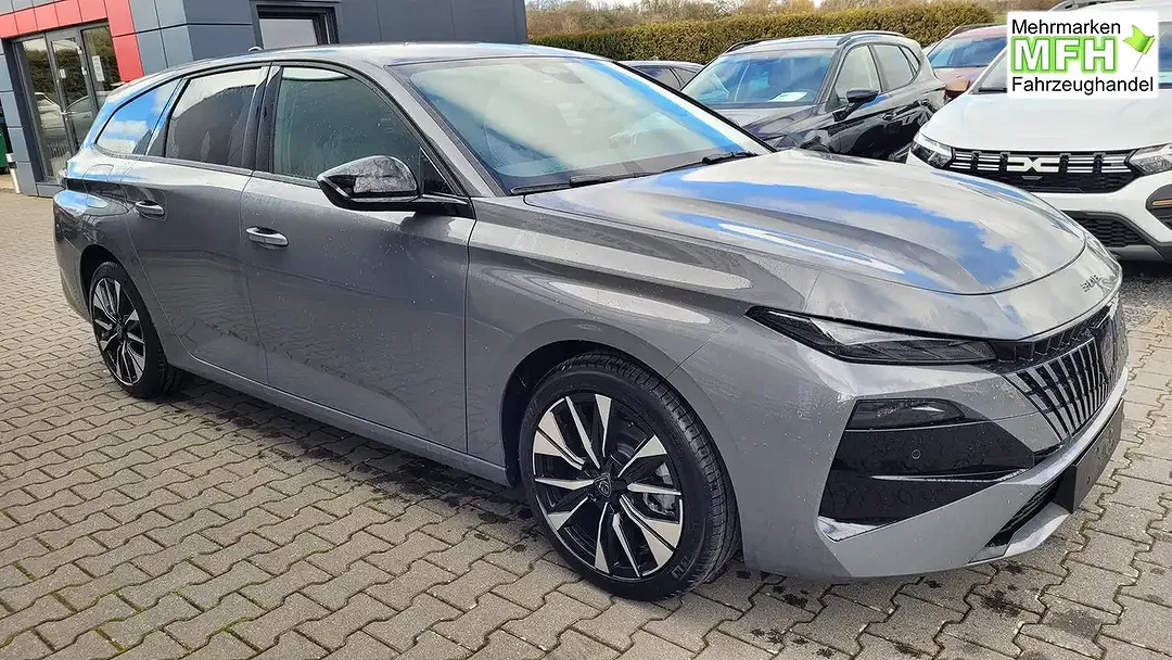 Peugeot 308 - Thumbnail 3