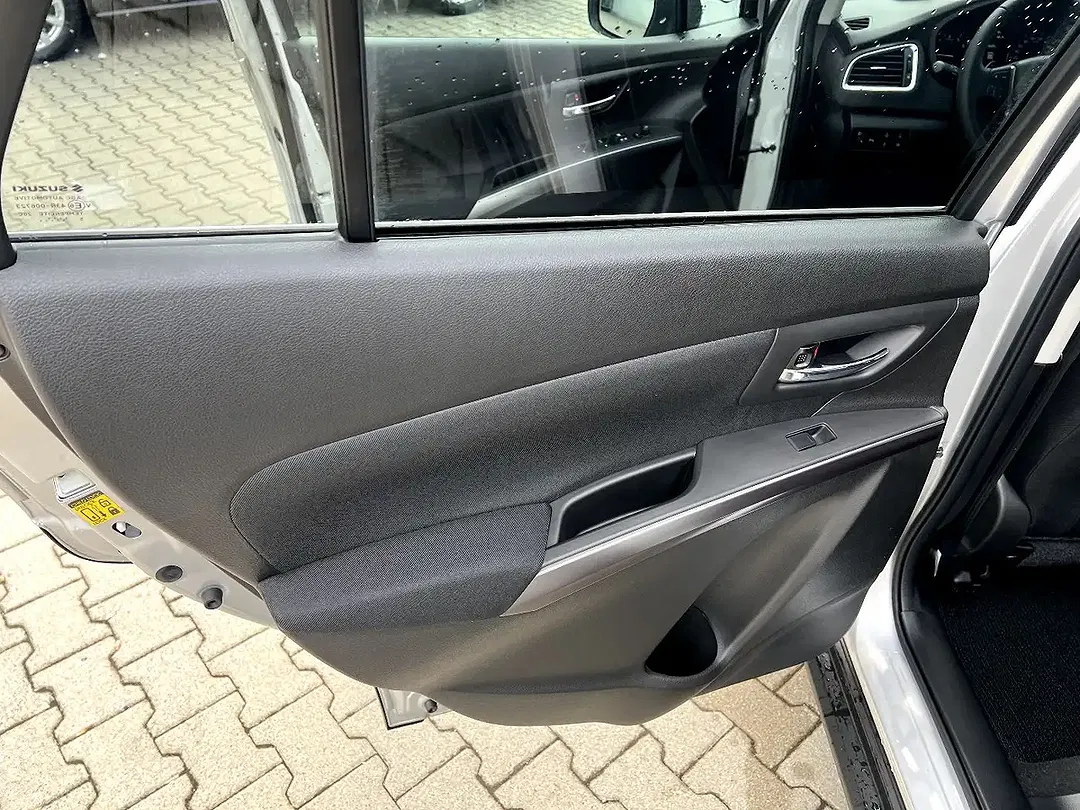 Suzuki S-Cross - Thumbnail 11