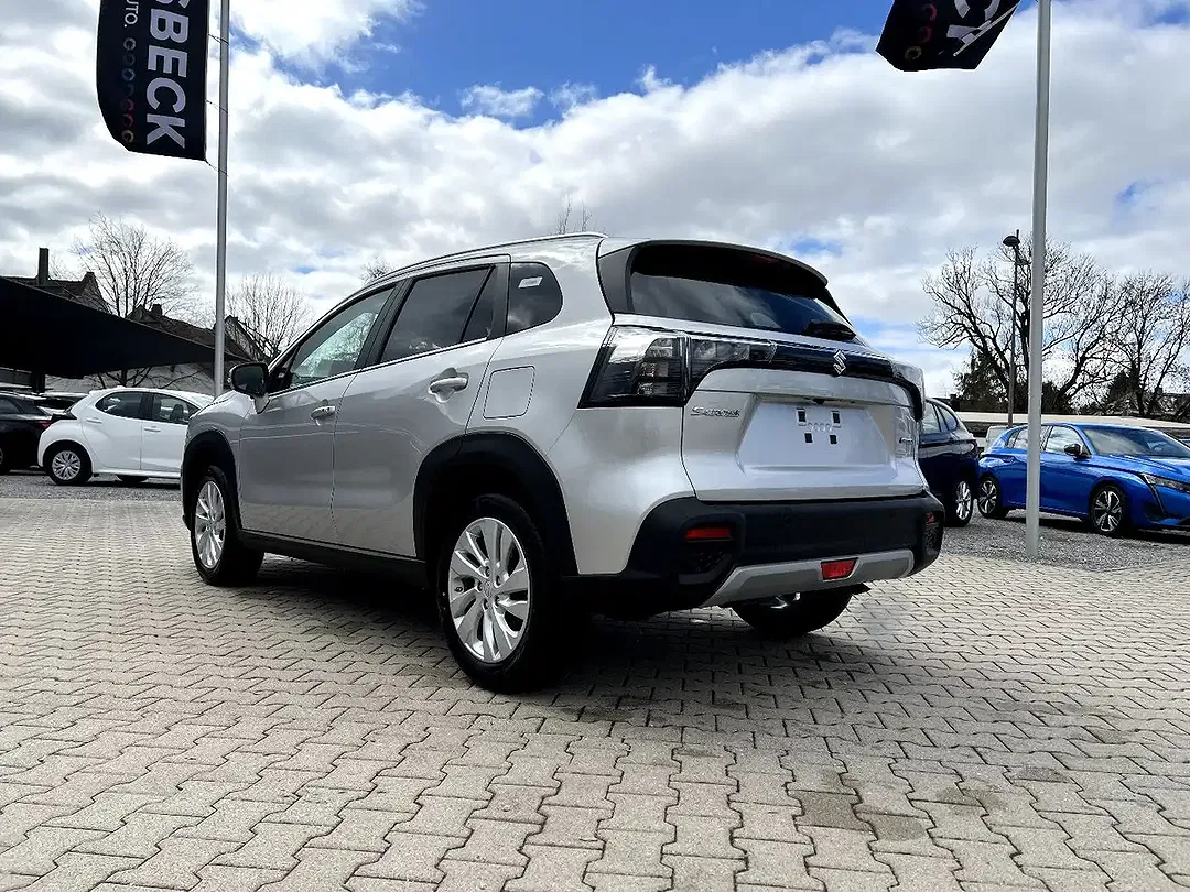 Suzuki S-Cross - Thumbnail 2