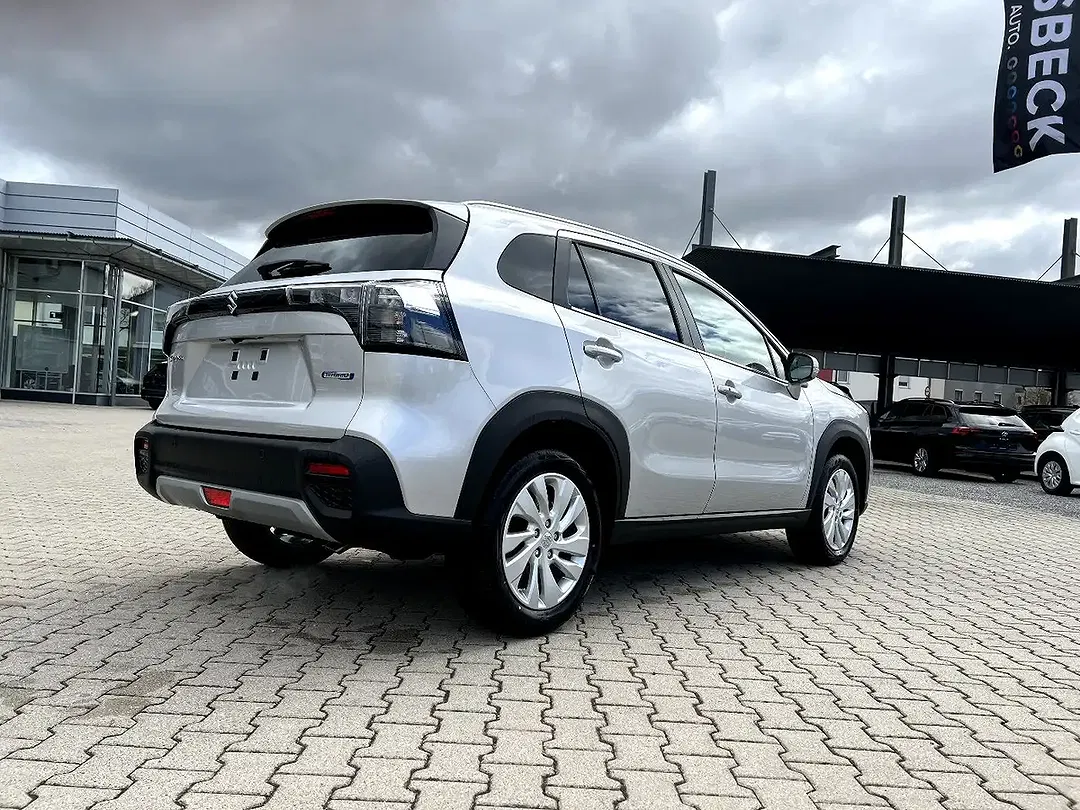 Suzuki S-Cross - Thumbnail 4