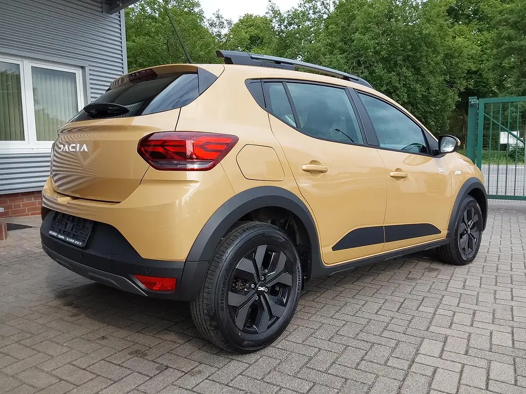Dacia Sandero - Thumbnail 2