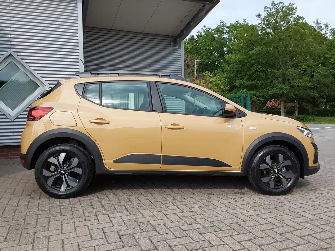 Dacia Sandero - Thumbnail 3