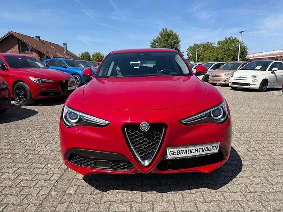 Alfa Romeo Stelvio - Thumbnail 2