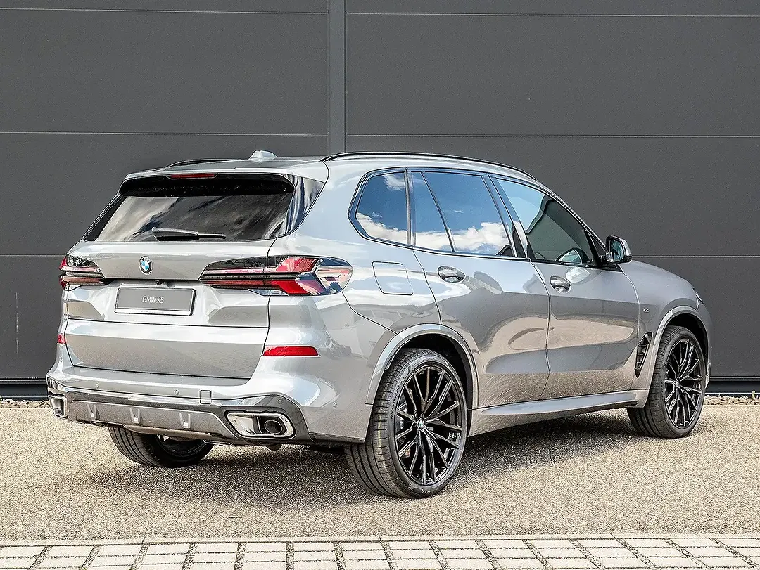 BMW X5 - Thumbnail 2