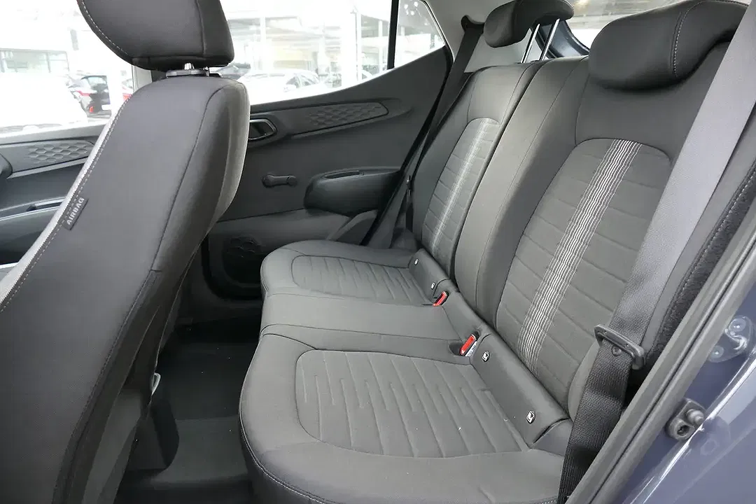 Hyundai i10 - Thumbnail 11