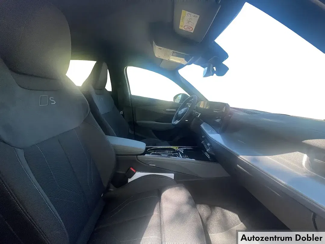 Audi Q3 - Thumbnail 9