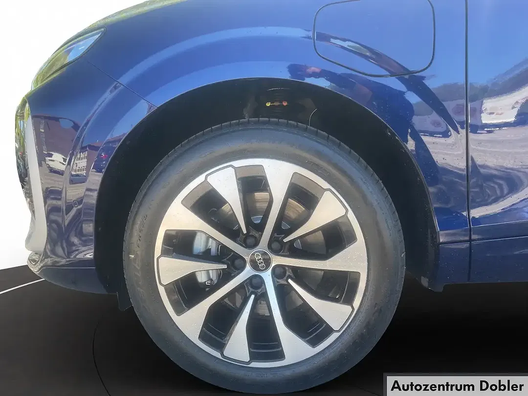 Audi Q3 - Thumbnail 5
