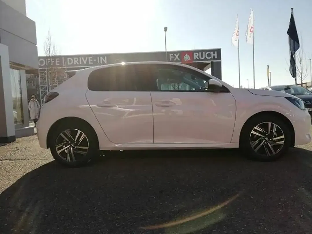 Peugeot 208 - Thumbnail 5