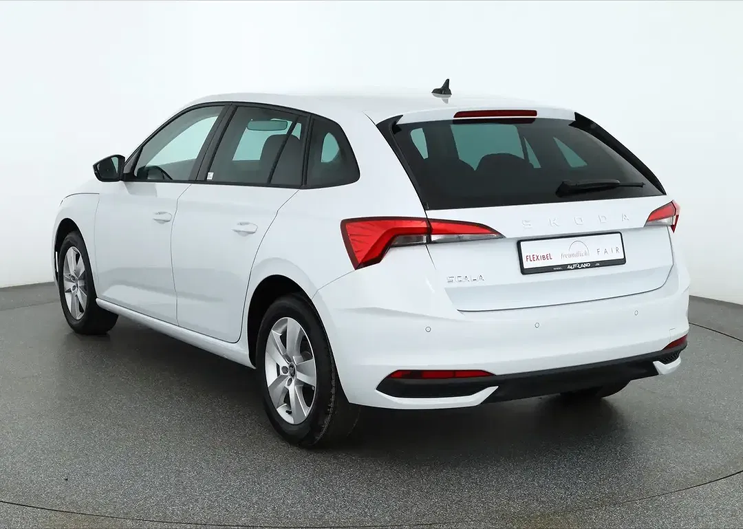 Skoda Scala - Thumbnail 2