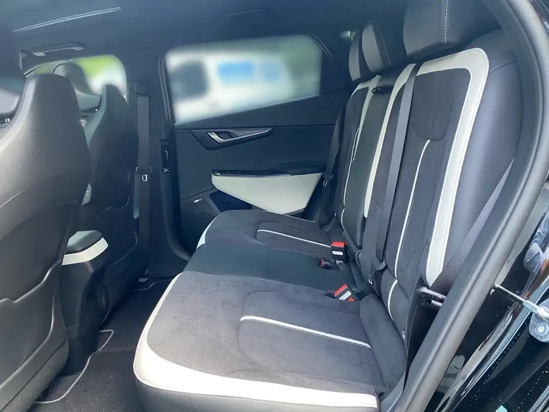 Kia EV6 - Thumbnail 11