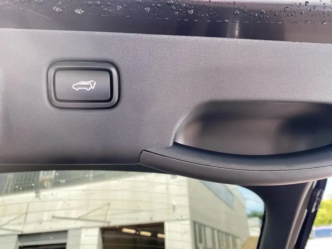 Kia EV6 - Thumbnail 13