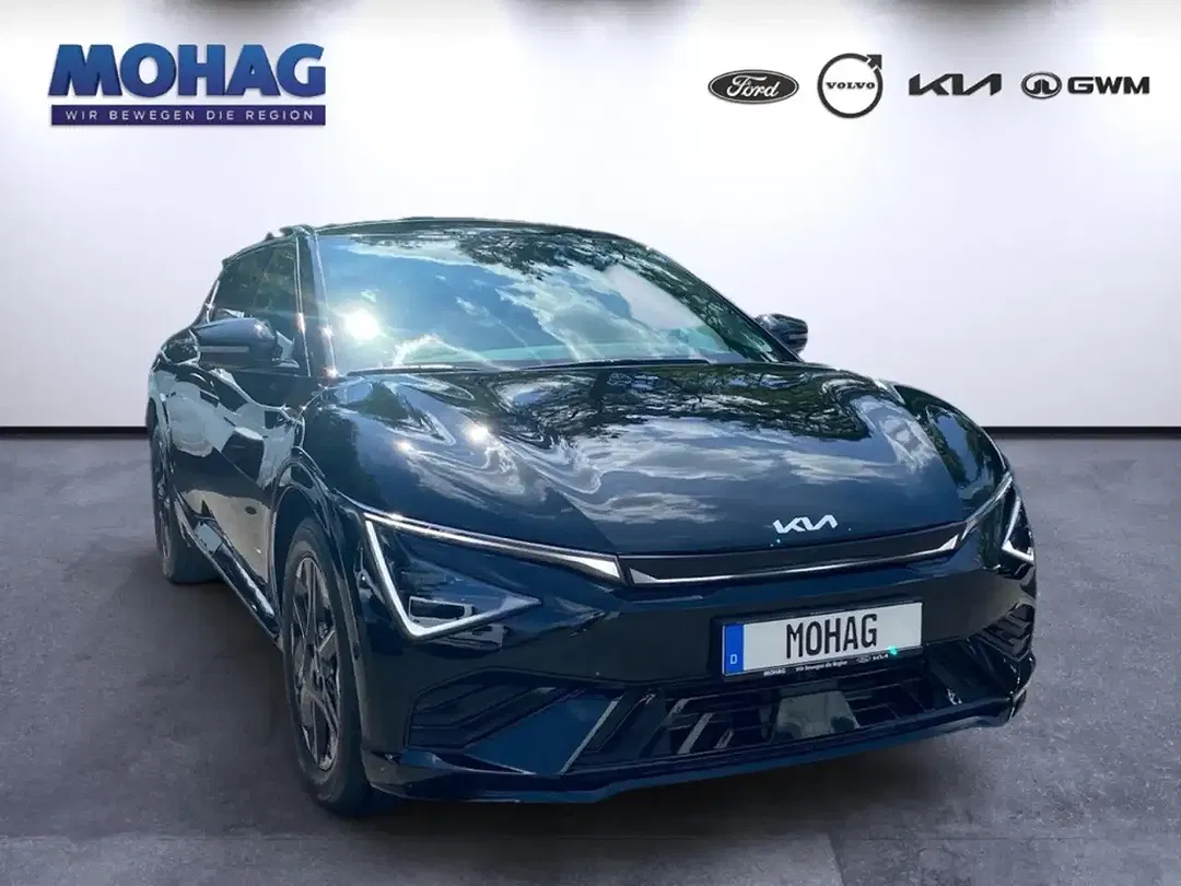 Kia EV6 - Thumbnail 2