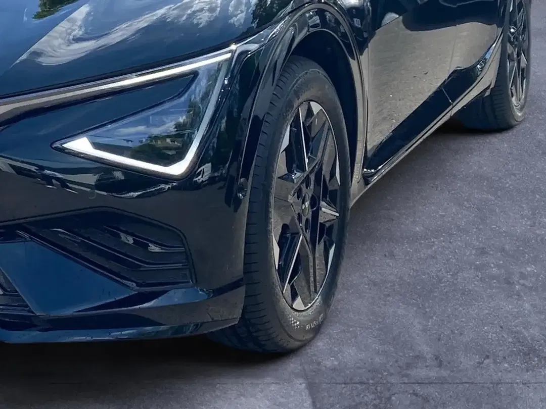 Kia EV6 - Thumbnail 6