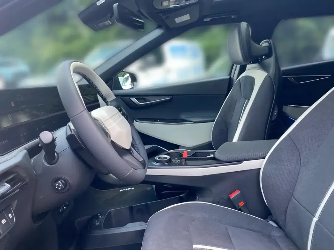 Kia EV6 - Thumbnail 7