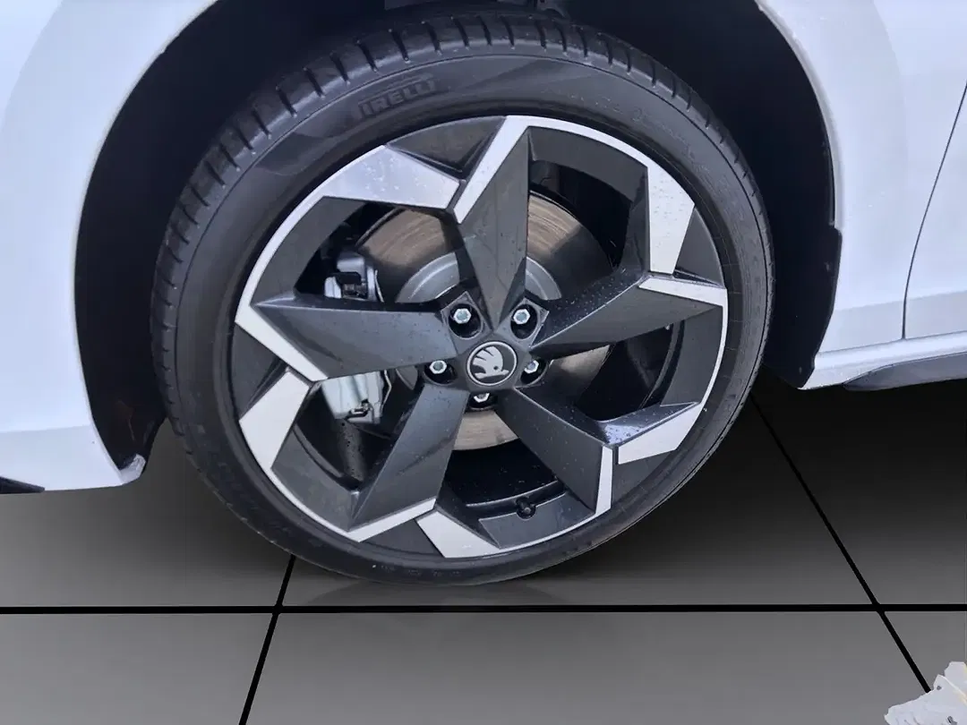 Skoda Superb - Thumbnail 9