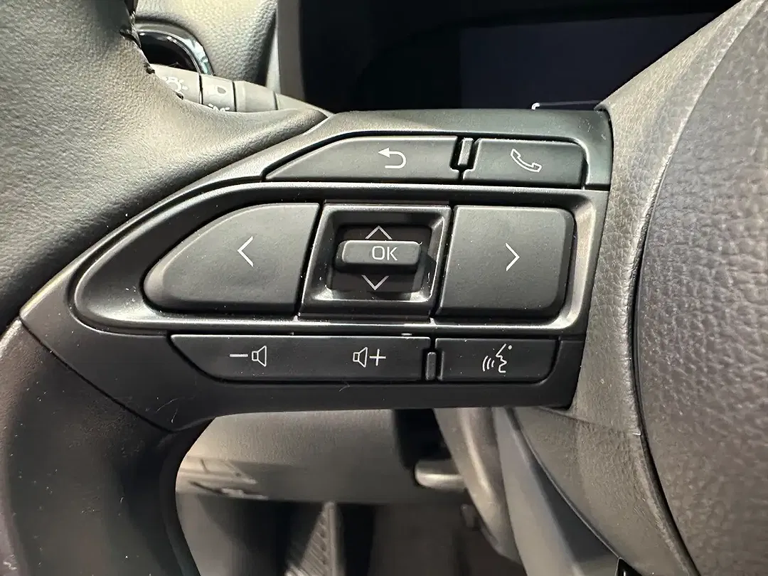 Toyota Yaris - Thumbnail 9
