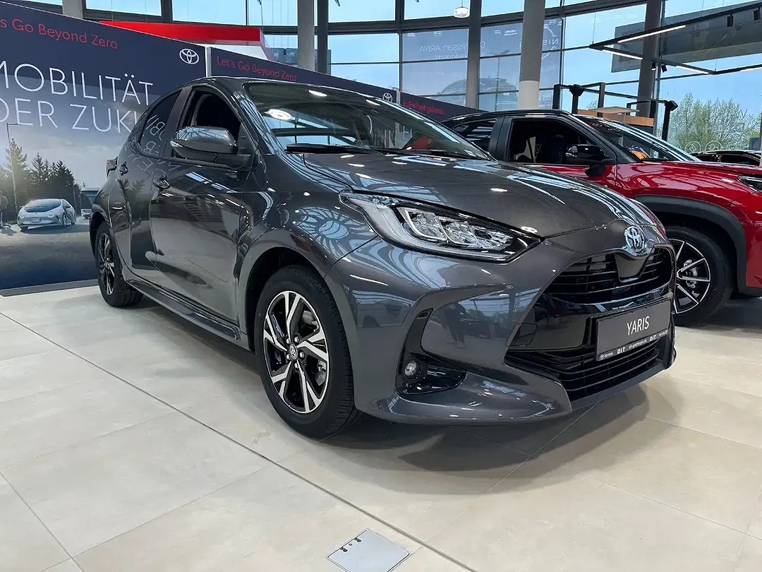 Toyota Yaris - Thumbnail 1