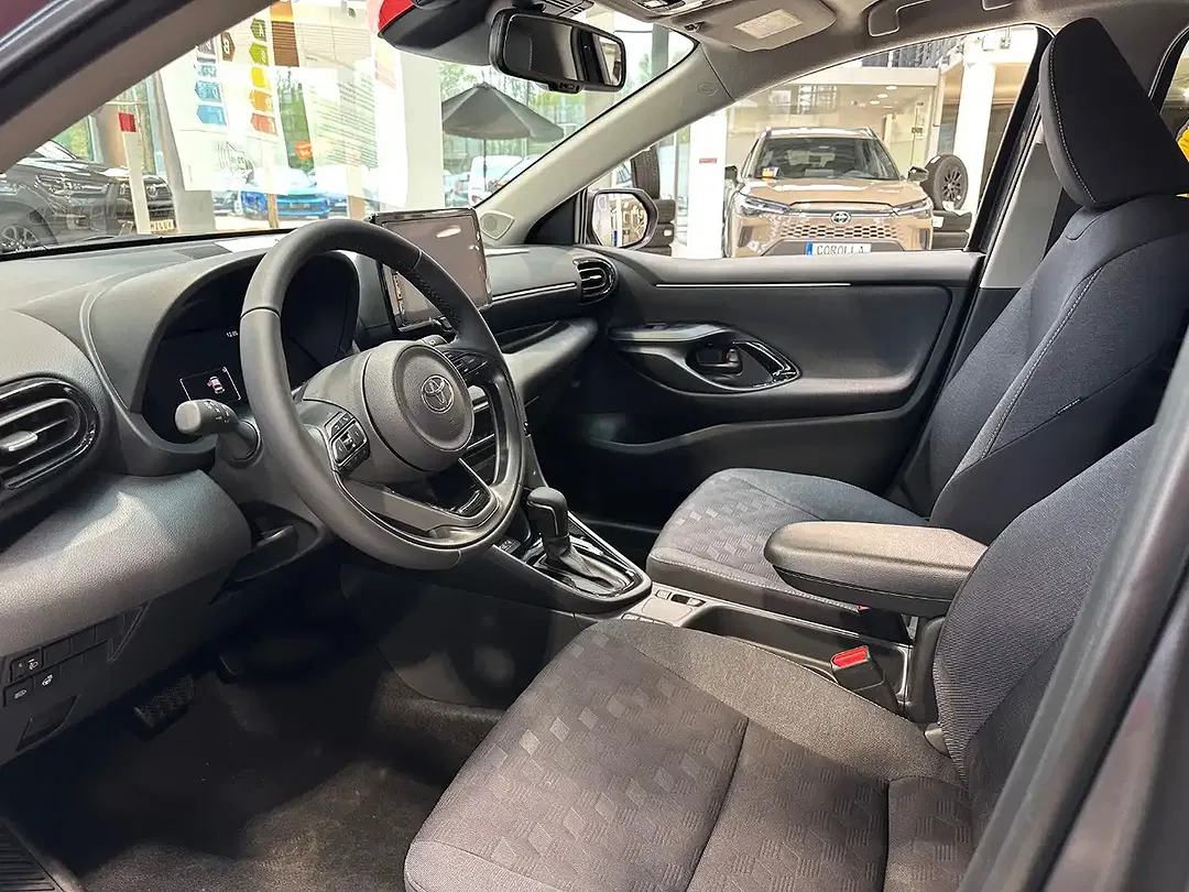 Toyota Yaris - Thumbnail 5