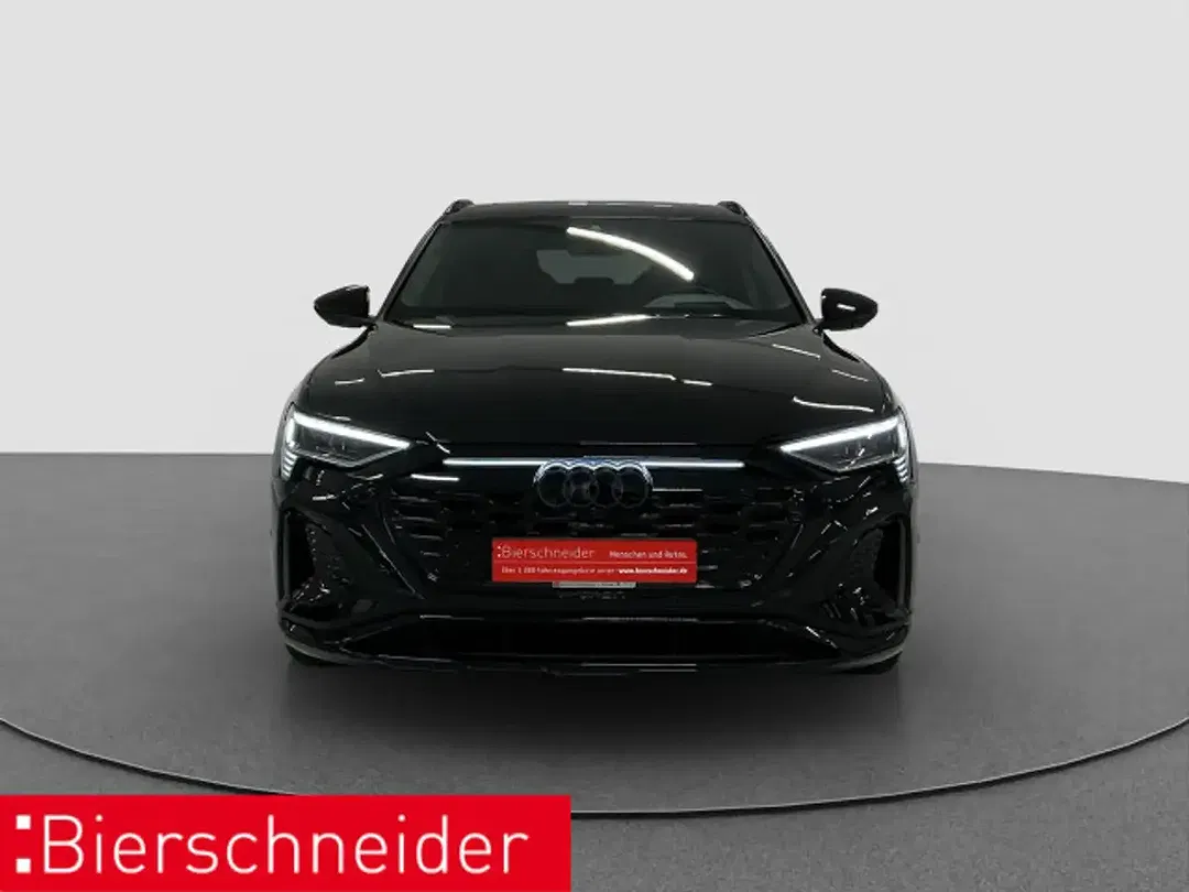 Audi Q8 - Thumbnail 2