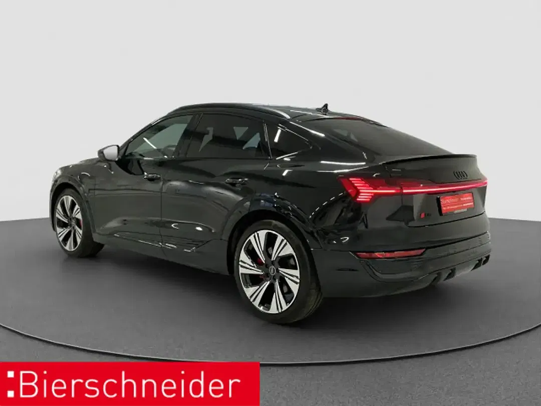 Audi Q8 - Thumbnail 5