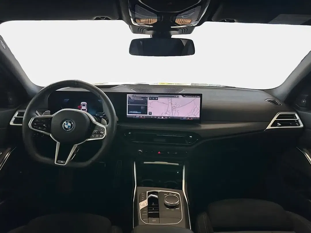 BMW 330 - Thumbnail 11
