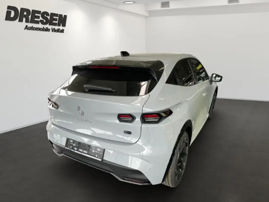 Renault Clio - Thumbnail 3