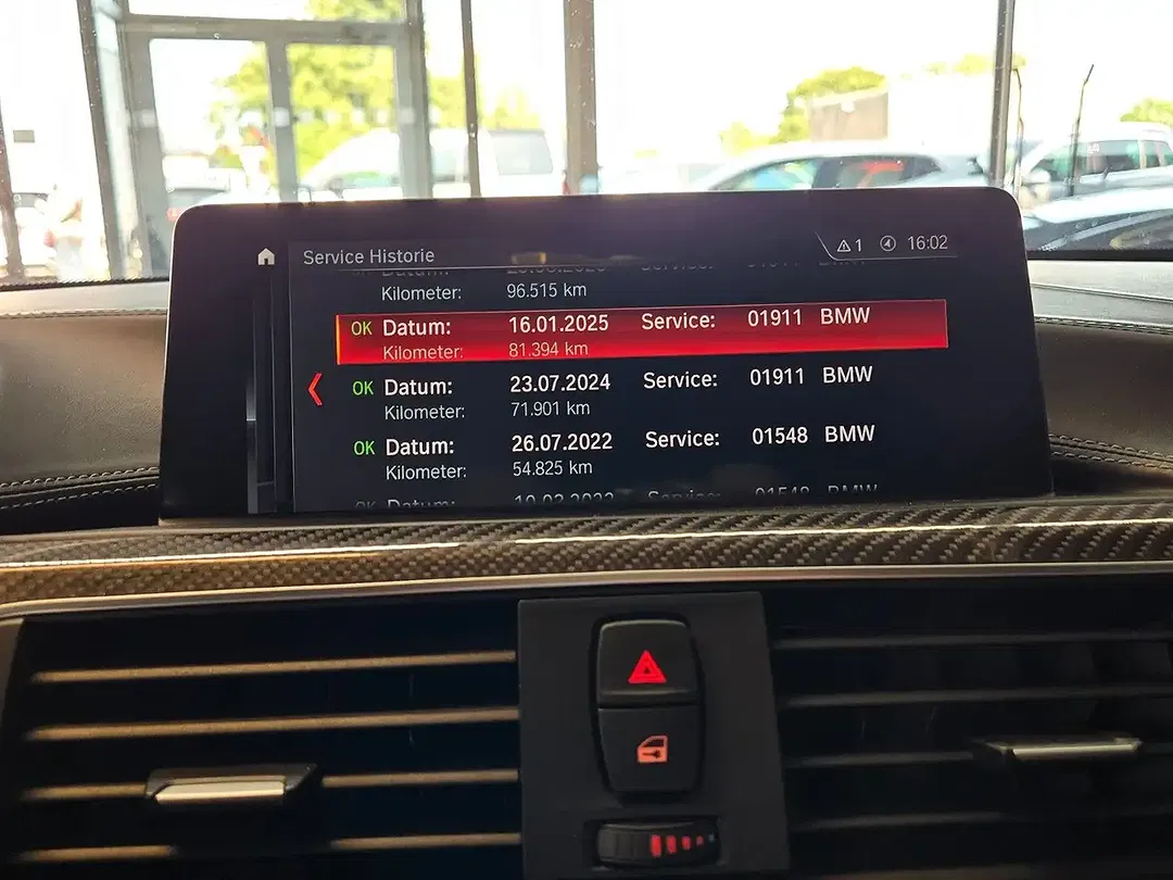 BMW M4 - Thumbnail 15