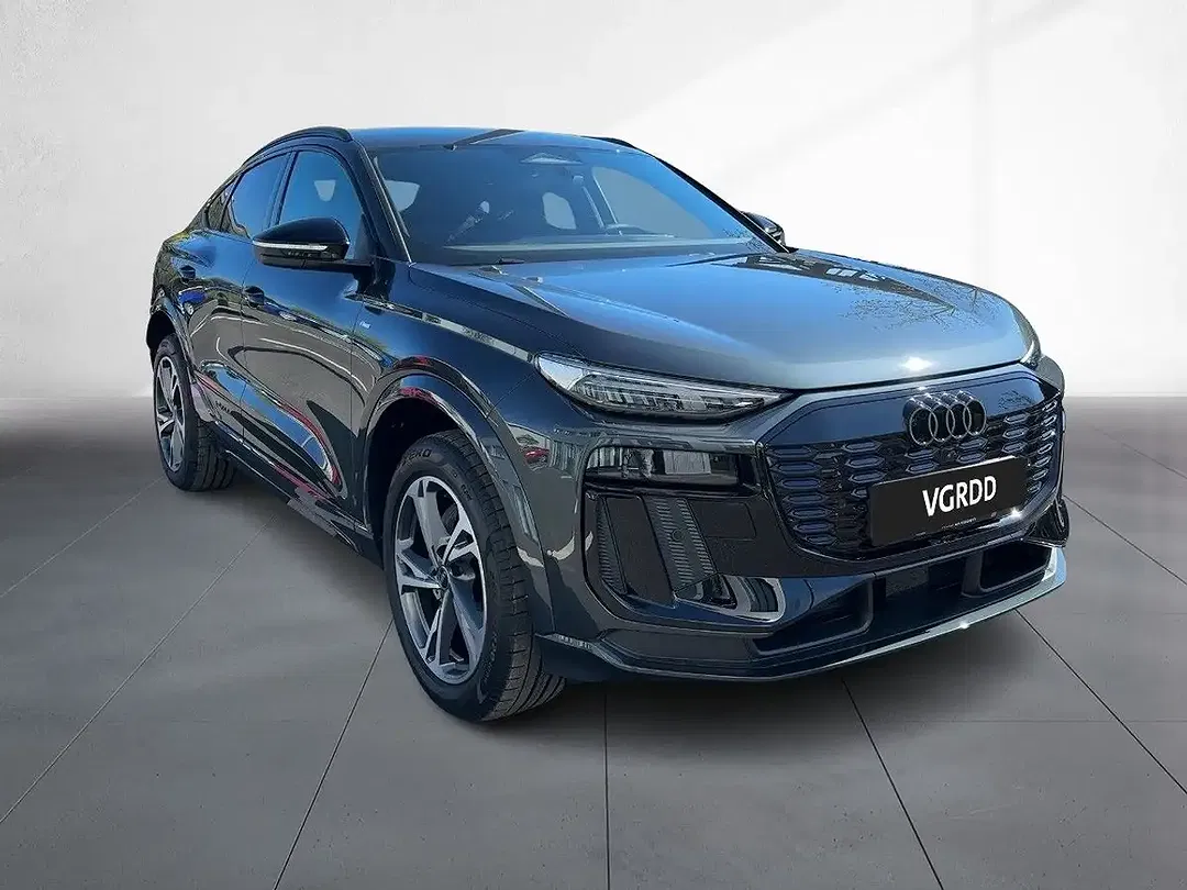 Audi Q6 e-tron - Thumbnail 3