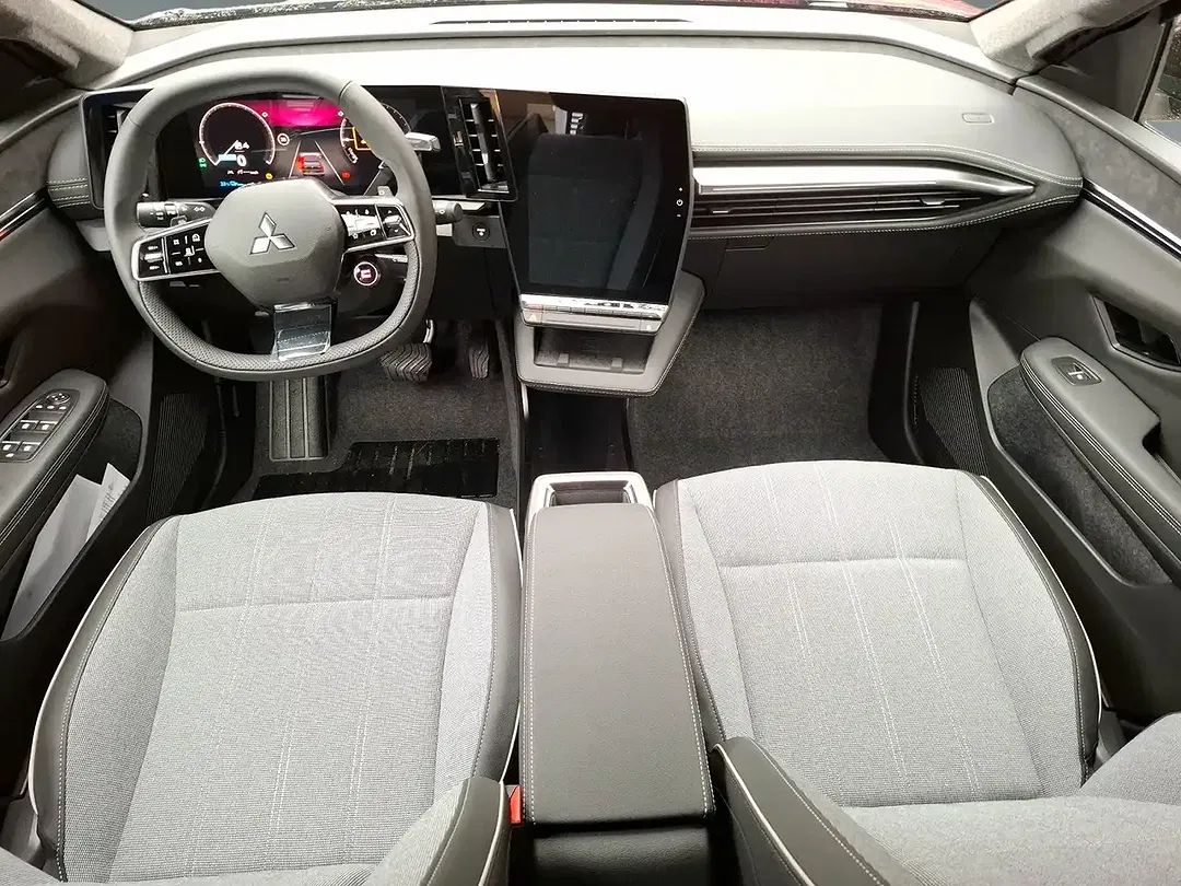 Mitsubishi Eclipse Cross - Thumbnail 10