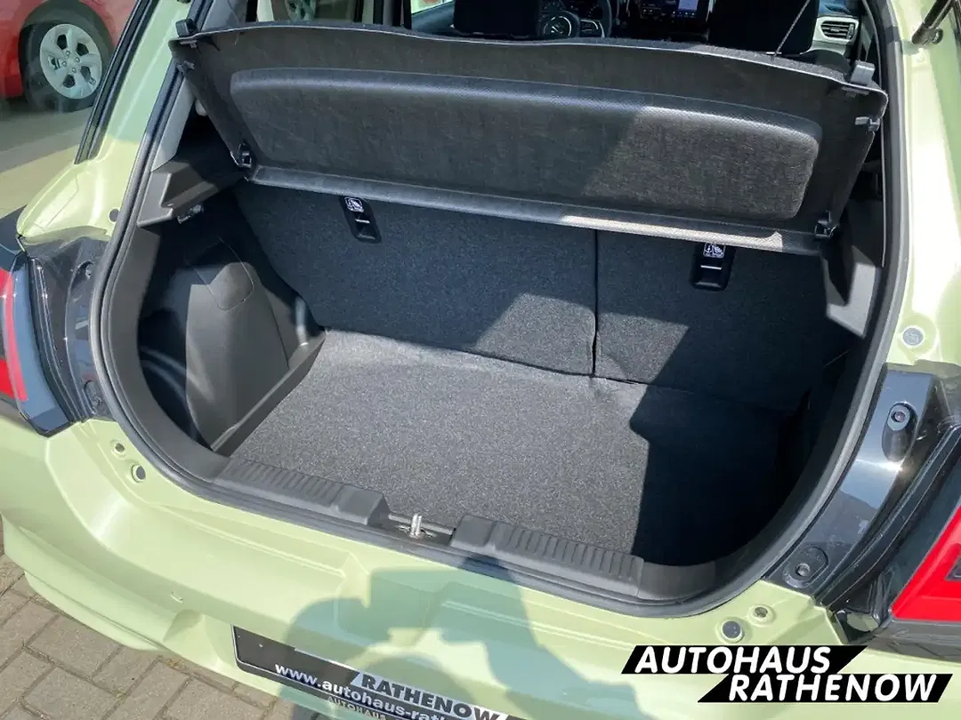 Suzuki Swift - Thumbnail 8