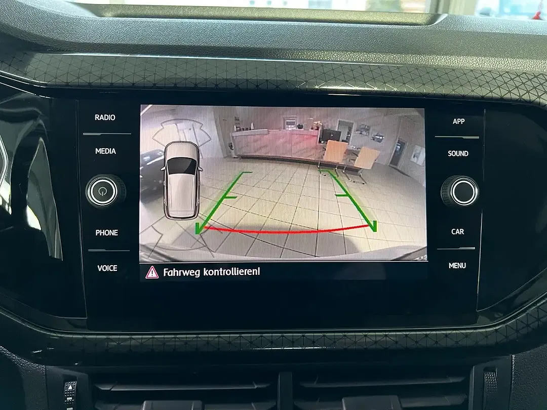 Volkswagen T-Cross - Thumbnail 10