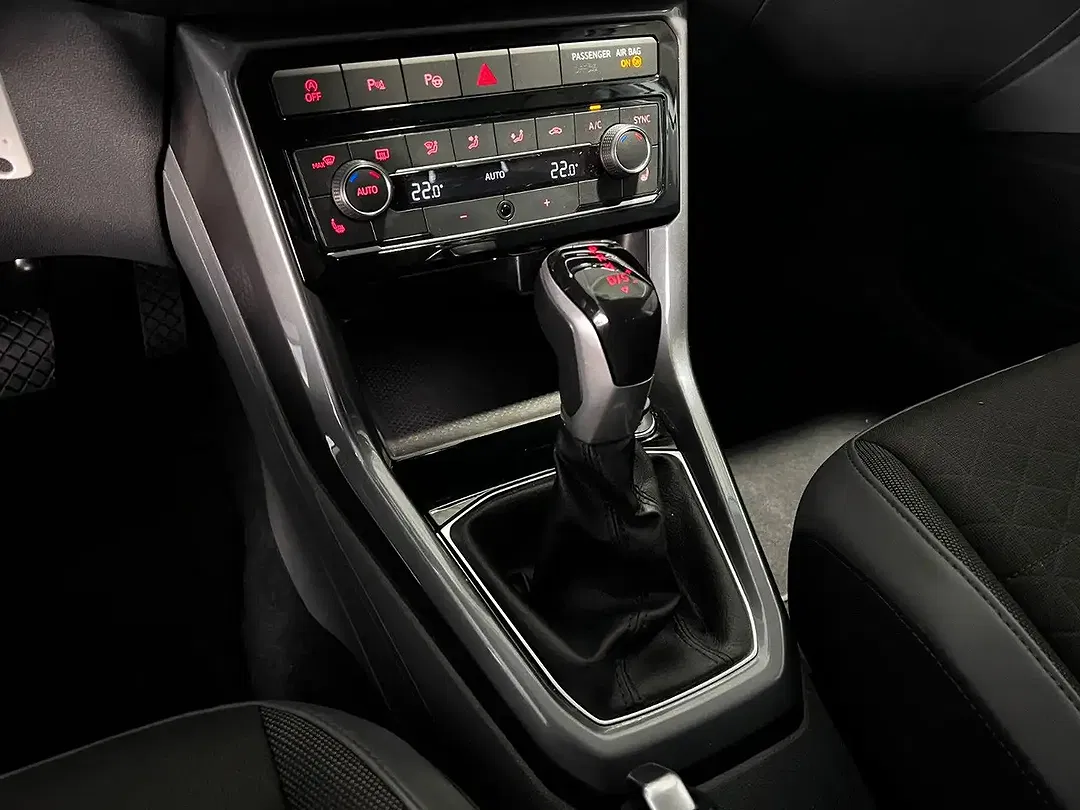 Volkswagen T-Cross - Thumbnail 13