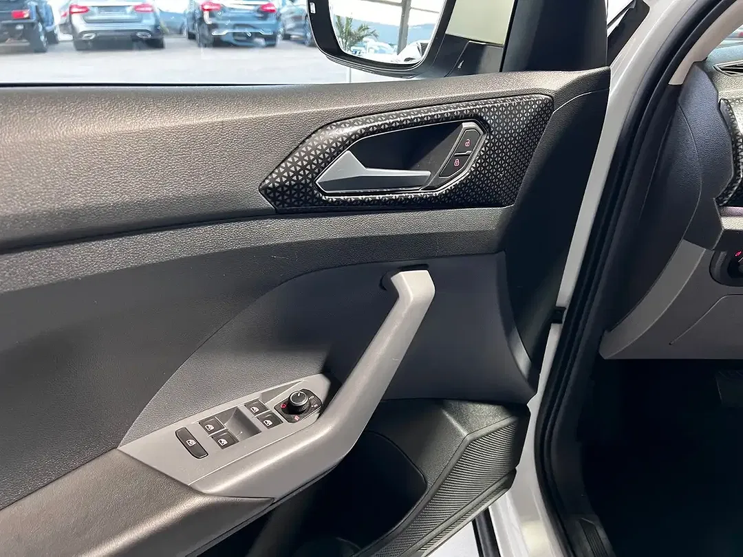 Volkswagen T-Cross - Thumbnail 15