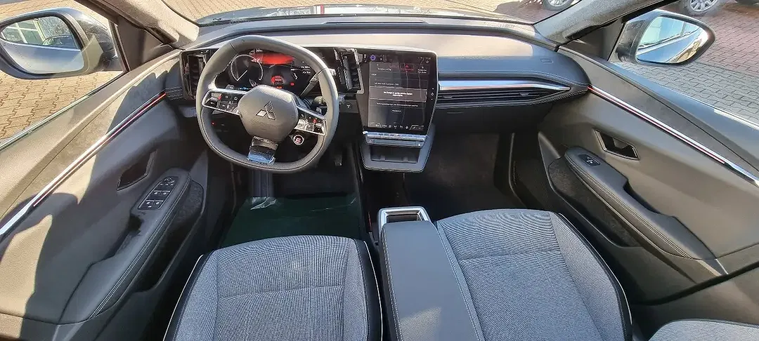 Mitsubishi Eclipse Cross - Thumbnail 11