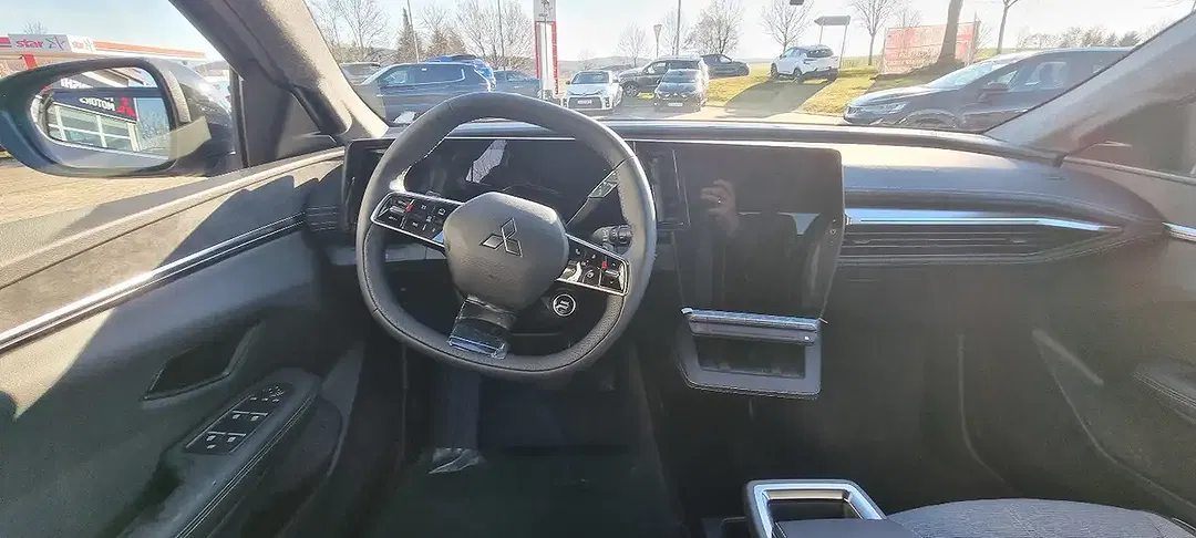 Mitsubishi Eclipse Cross - Thumbnail 12