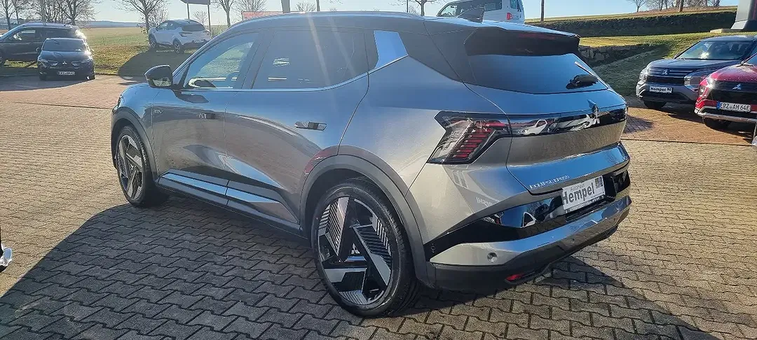 Mitsubishi Eclipse Cross - Thumbnail 3