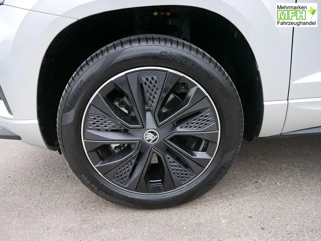 Skoda Karoq - Thumbnail 3