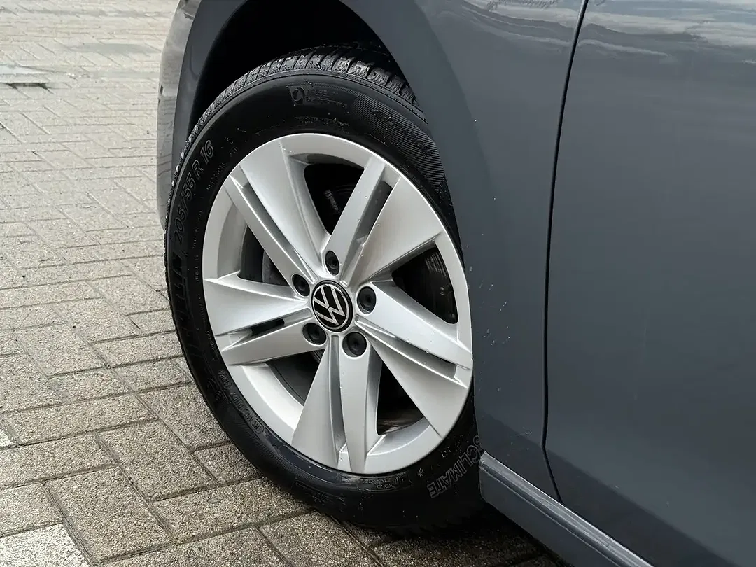 Volkswagen Golf - Thumbnail 10