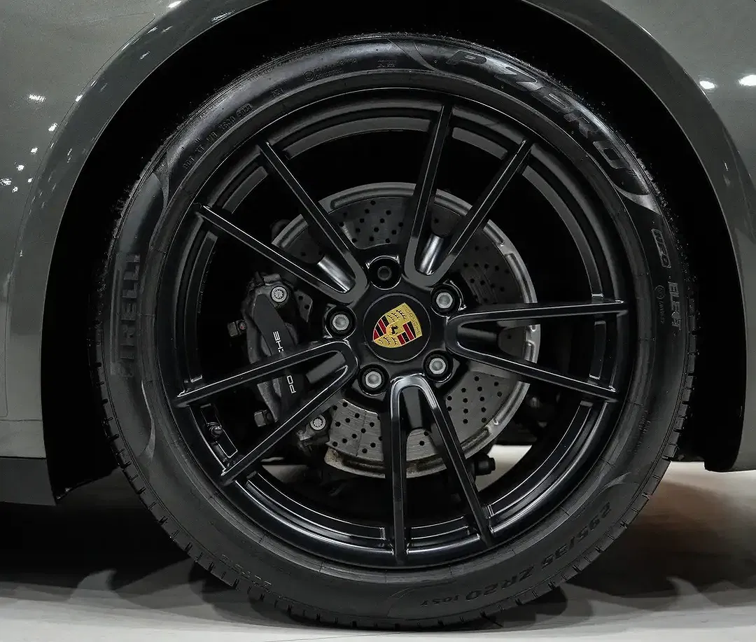 Porsche 992 - Thumbnail 11