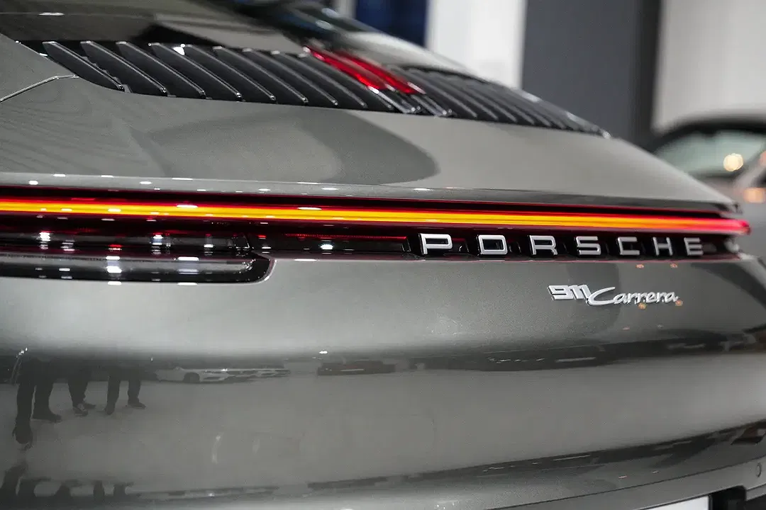 Porsche 992 - Thumbnail 8