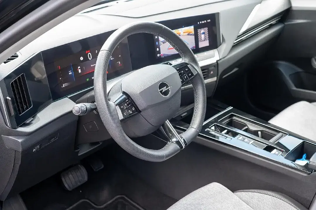 Opel Astra - Thumbnail 9