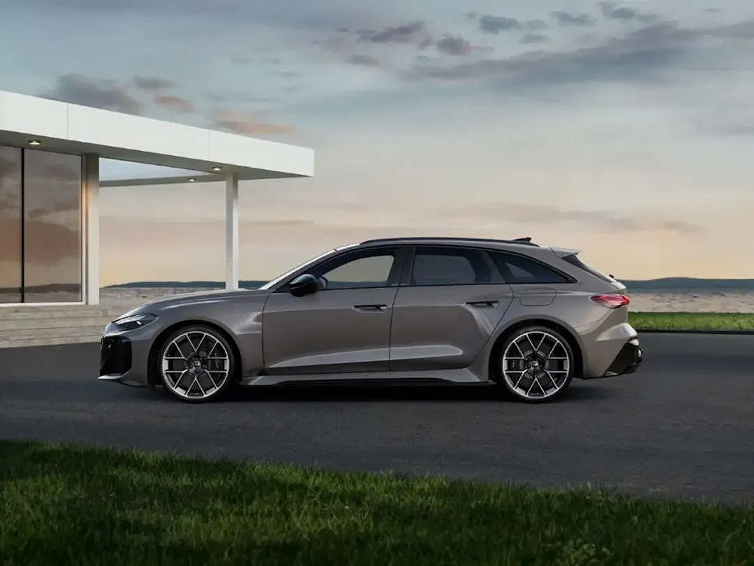 Audi RS5 - Thumbnail 3