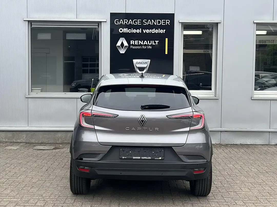 Renault Captur - Thumbnail 3